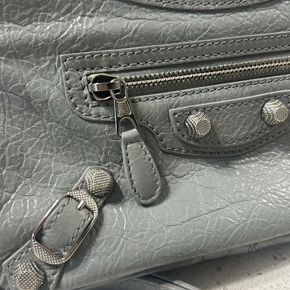 💯Authentic Balenciaga crossbody bag - Picture 3 of 9